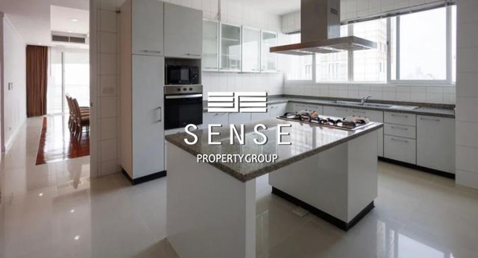 For rent 4 bedrooms condo in Khlong Toei, Bangkok