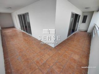 For sale 3 bedrooms condo in Watthana, Bangkok
