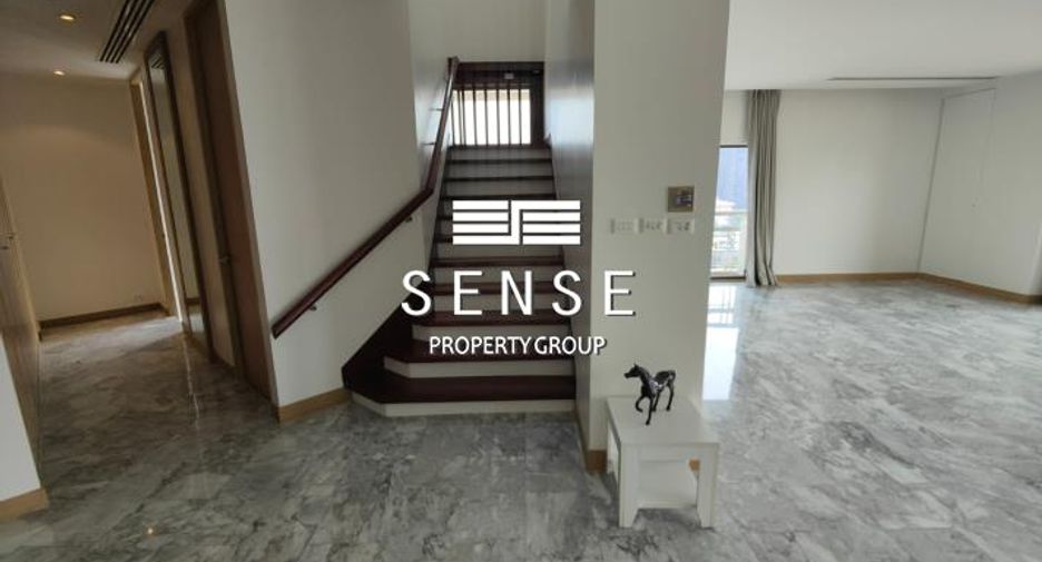 For sale 4 bedrooms condo in Watthana, Bangkok