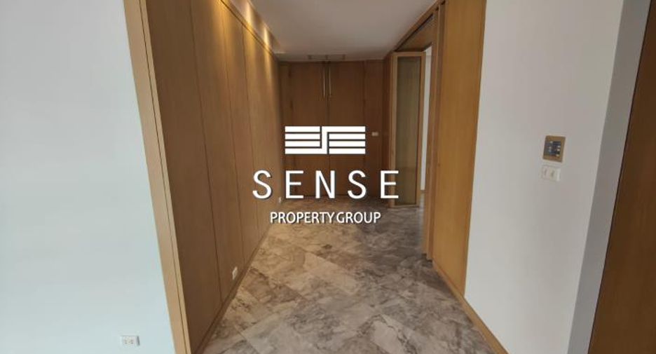 For sale 4 bedrooms condo in Watthana, Bangkok