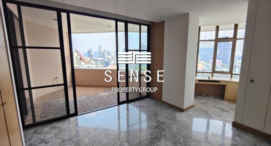 For sale 4 bedrooms condo in Watthana, Bangkok