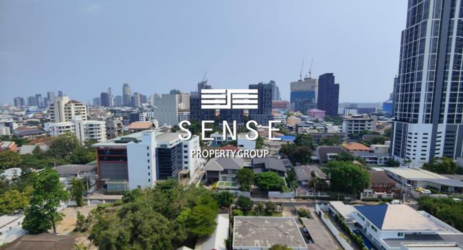 For sale 4 bedrooms condo in Watthana, Bangkok