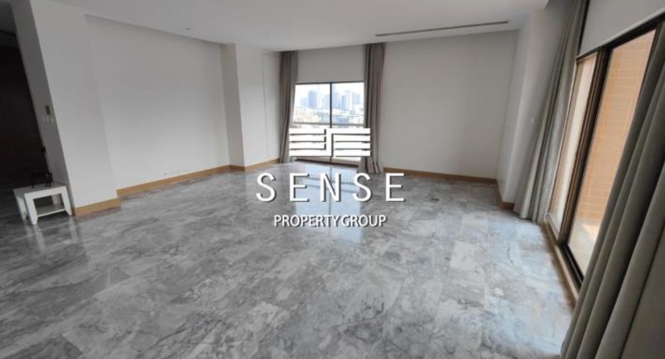For sale 4 bedrooms condo in Watthana, Bangkok