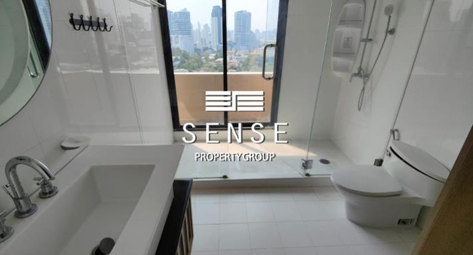 For sale 4 bedrooms condo in Watthana, Bangkok