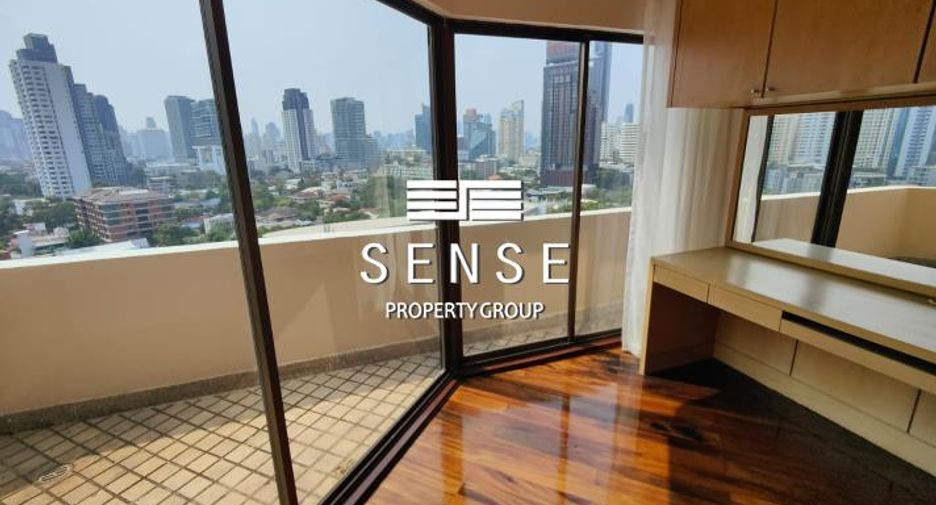 For sale 4 bedrooms condo in Watthana, Bangkok
