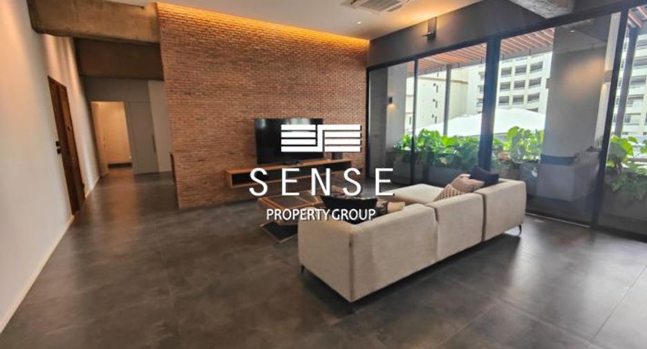 For sale 3 bedrooms condo in Khlong Toei, Bangkok