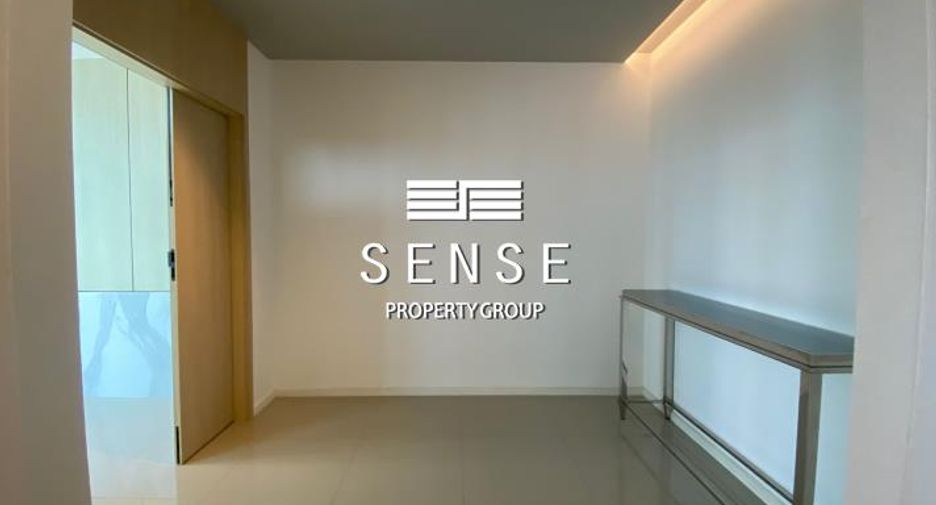 For rent 4 bedrooms condo in Watthana, Bangkok
