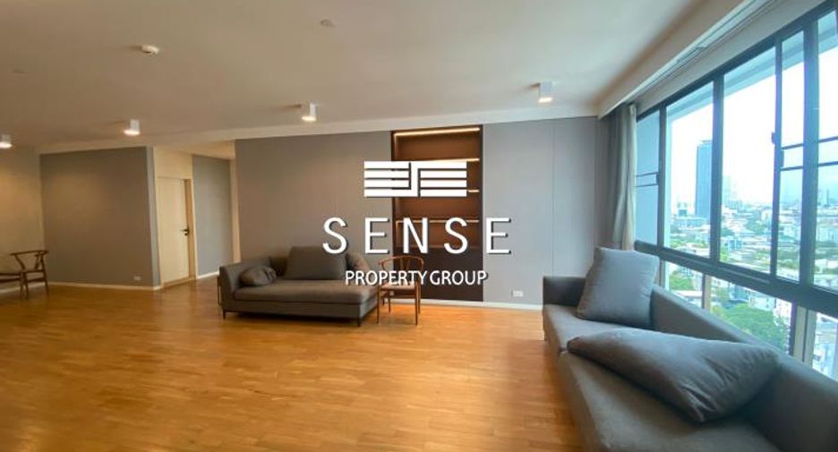 For rent 4 bedrooms condo in Watthana, Bangkok