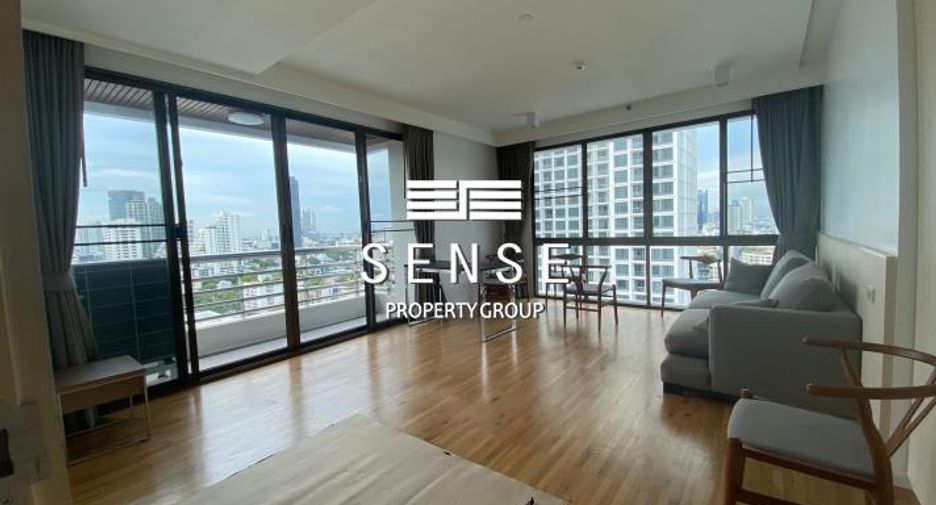 For rent 4 bedrooms condo in Watthana, Bangkok