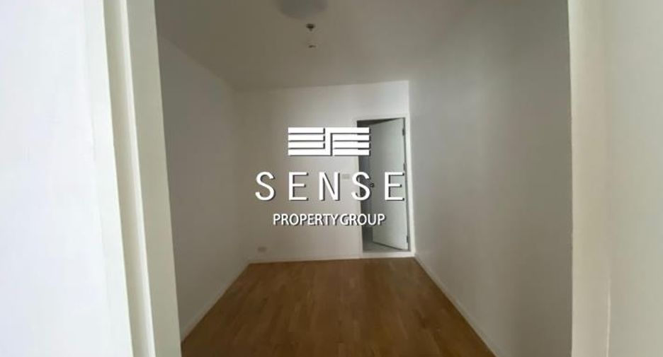 For rent 4 bedrooms condo in Watthana, Bangkok