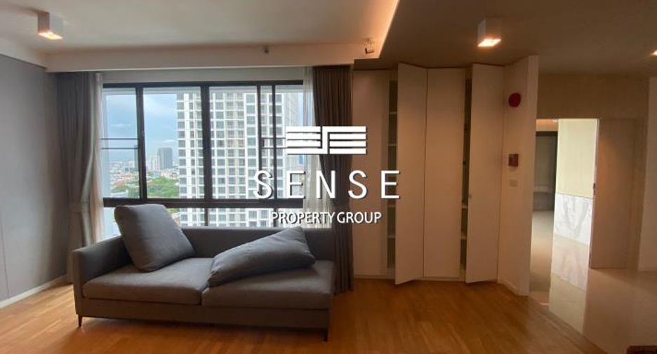 For rent 4 bedrooms condo in Watthana, Bangkok