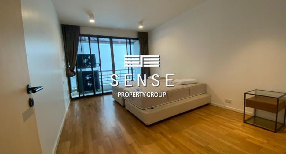 For rent 4 bedrooms condo in Watthana, Bangkok