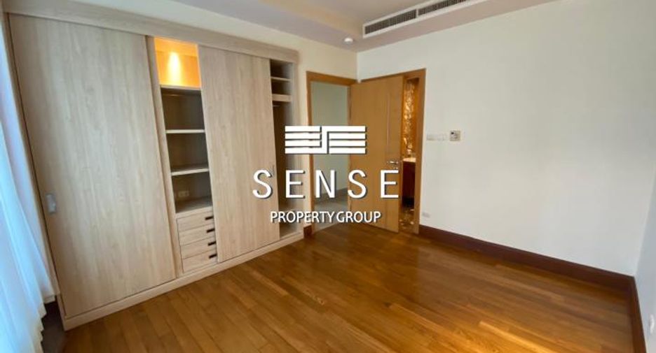 For rent 3 bedrooms condo in Pathum Wan, Bangkok