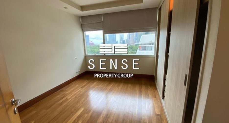 For rent 3 bedrooms condo in Pathum Wan, Bangkok