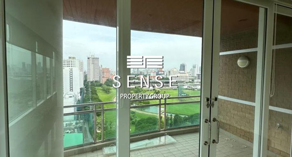 For rent 3 bedrooms condo in Pathum Wan, Bangkok