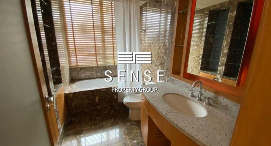 For rent 3 bedrooms condo in Pathum Wan, Bangkok
