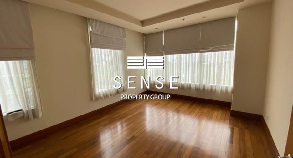 For rent 3 bedrooms condo in Pathum Wan, Bangkok