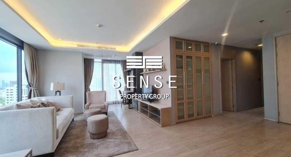 For sale 3 bedrooms condo in Watthana, Bangkok