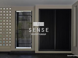 For rent 4 bedrooms house in Watthana, Bangkok