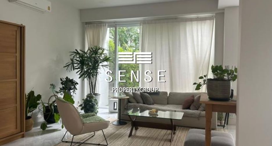 For rent 4 bedrooms house in Watthana, Bangkok