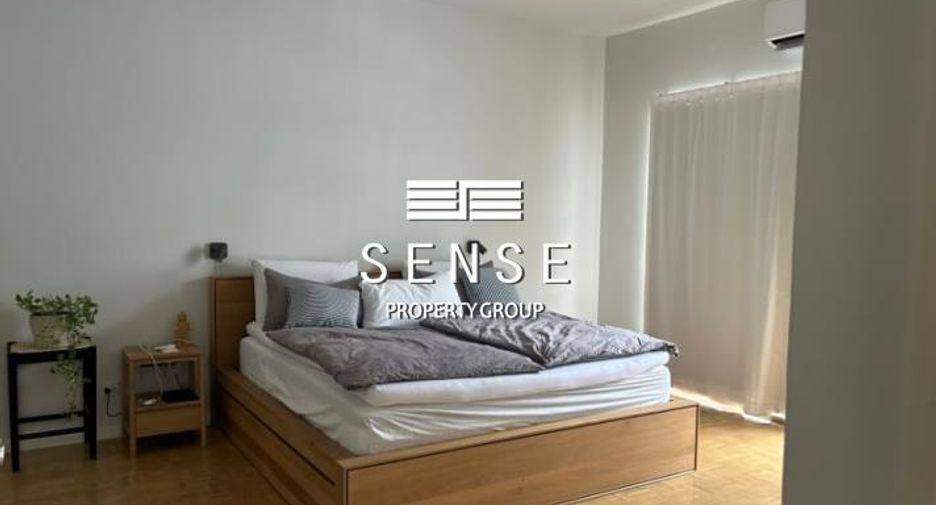For rent 4 bedrooms house in Watthana, Bangkok