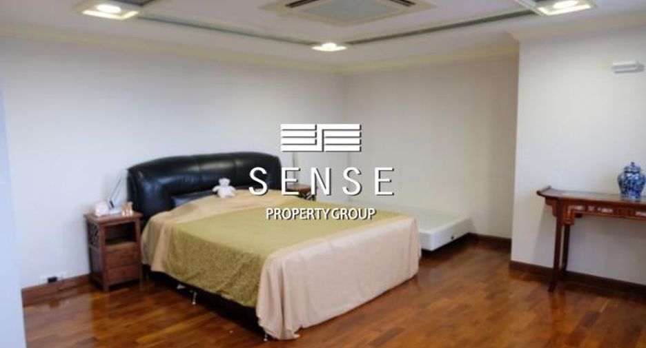 For sale 3 bedrooms condo in Khlong Toei, Bangkok