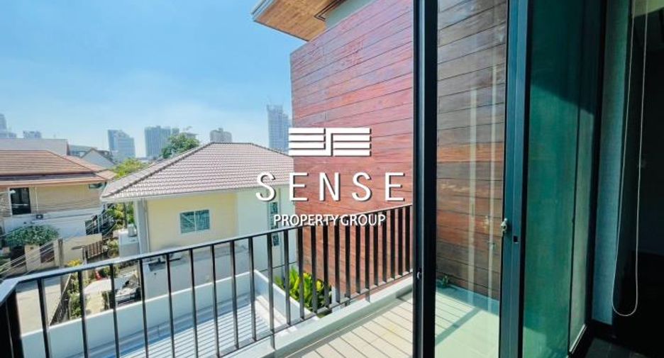 Casa en alquiler de 3 habitaciones en Watthana, Bangkok