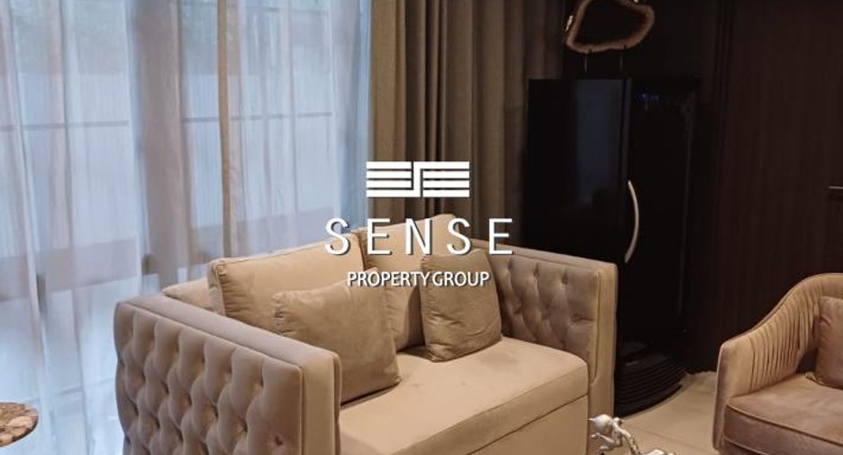 For sale 4 bedrooms townhouse in Watthana, Bangkok