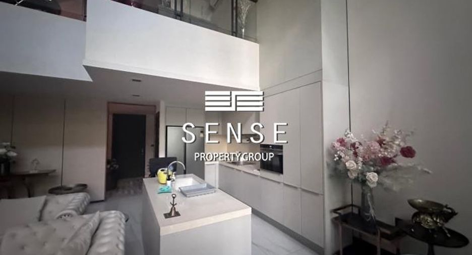 For sale 4 bedrooms townhouse in Watthana, Bangkok