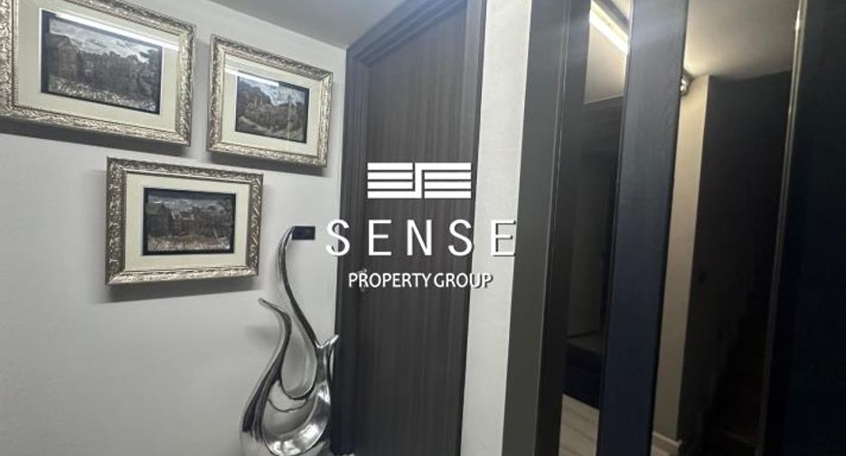 For sale 4 bedrooms townhouse in Watthana, Bangkok