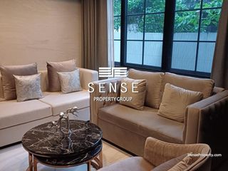 For sale 4 bedrooms townhouse in Watthana, Bangkok