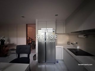 For sale 4 bedrooms townhouse in Watthana, Bangkok