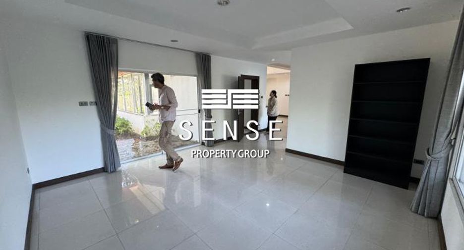 For sale 4 bedrooms house in Mueang Nonthaburi, Nonthaburi