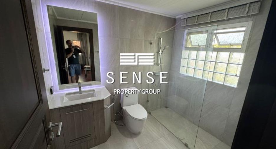 For sale 4 bedrooms house in Mueang Nonthaburi, Nonthaburi