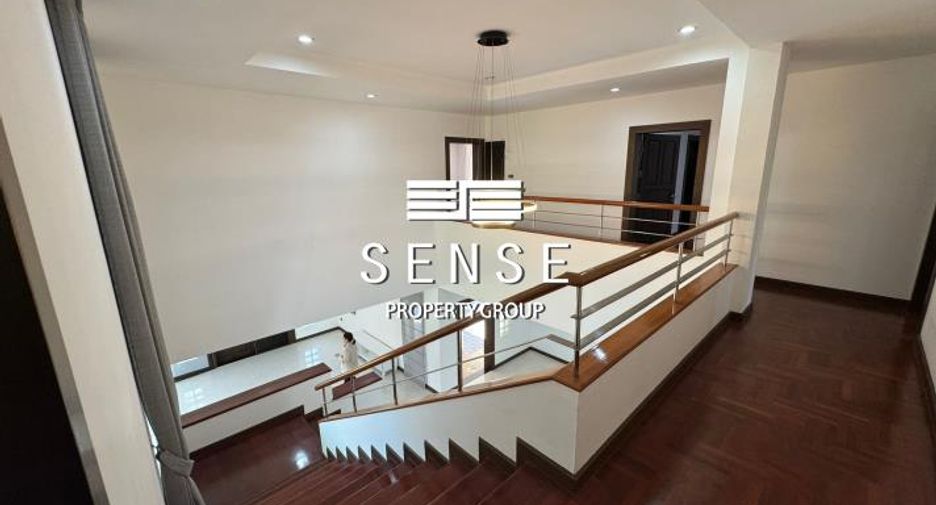 For sale 4 bedrooms house in Mueang Nonthaburi, Nonthaburi