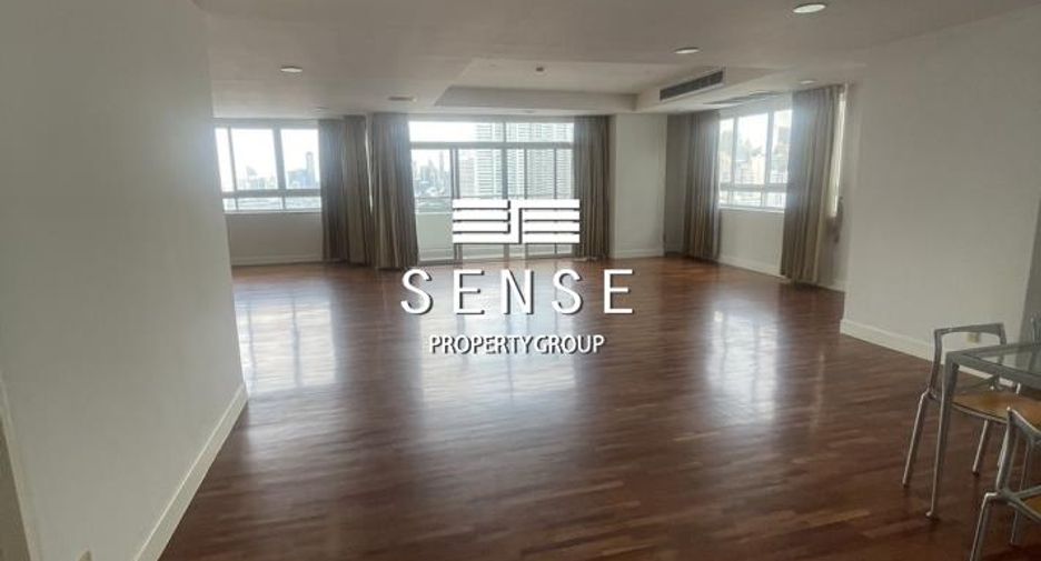 For rent 3 bedrooms condo in Khlong Toei, Bangkok