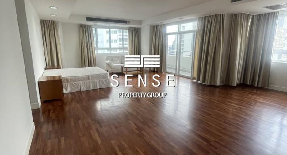 For rent 3 bedrooms condo in Khlong Toei, Bangkok