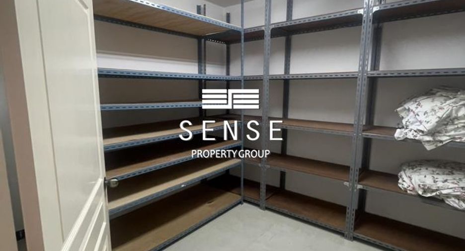For rent 3 bedrooms condo in Khlong Toei, Bangkok
