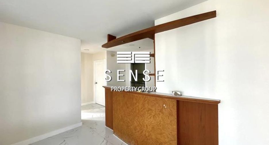 For rent 4 bedrooms condo in Watthana, Bangkok