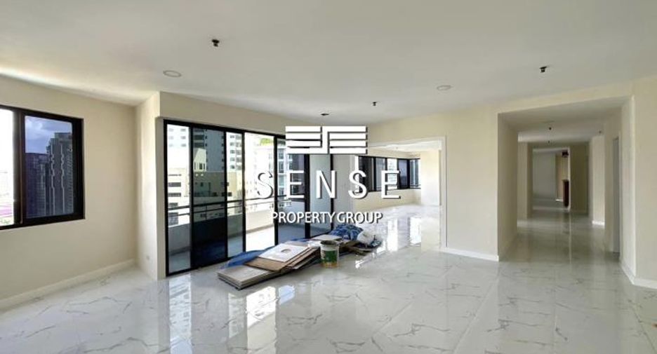 For rent 4 bedrooms condo in Watthana, Bangkok