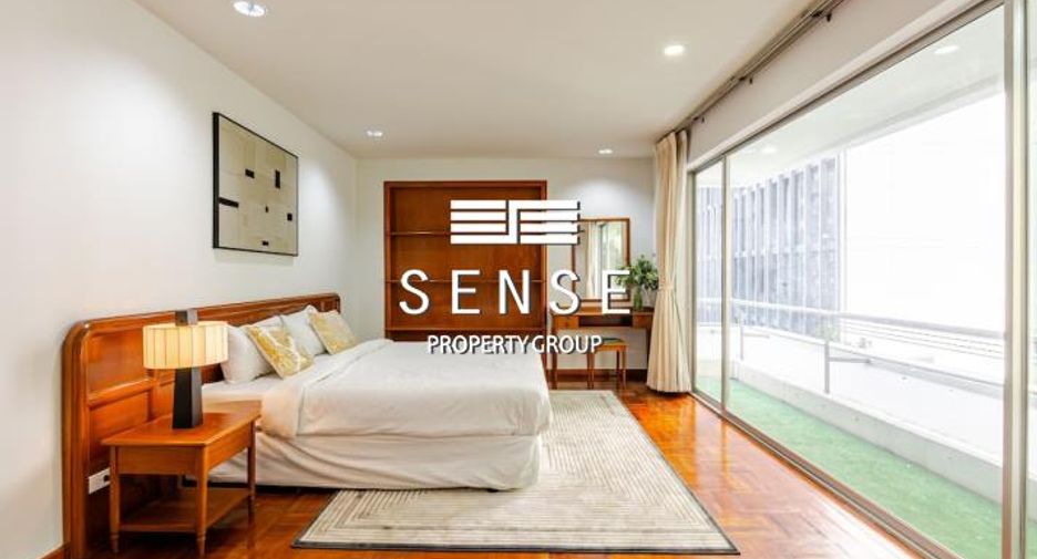 For rent 4 bedrooms condo in Watthana, Bangkok