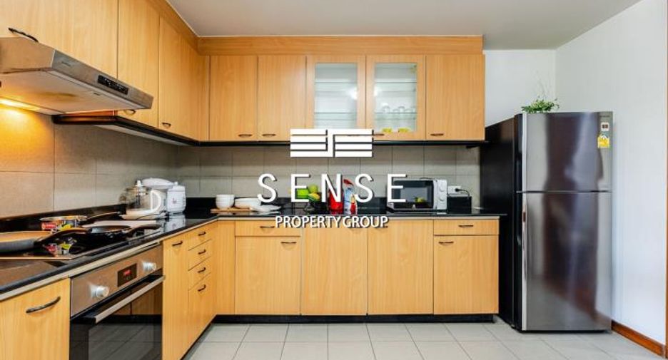 For rent 4 bedrooms condo in Watthana, Bangkok