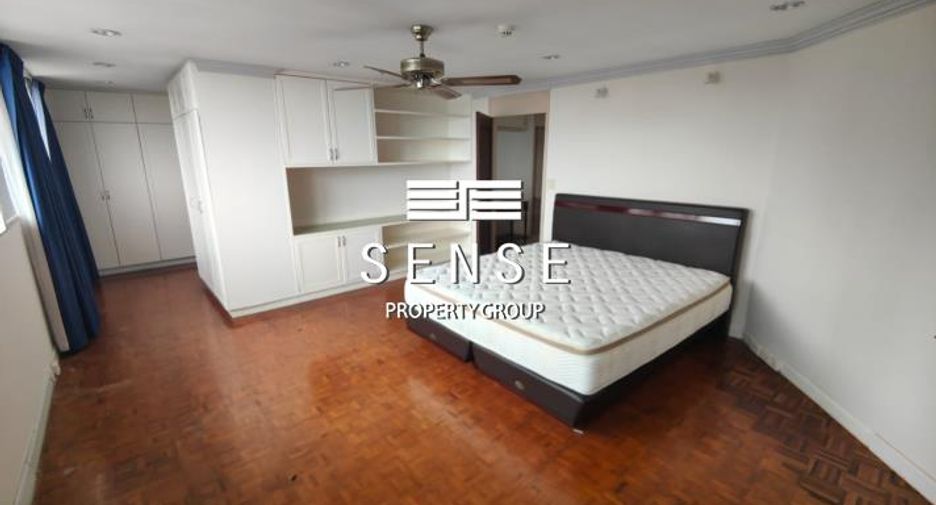 For sale 4 bedrooms condo in Watthana, Bangkok