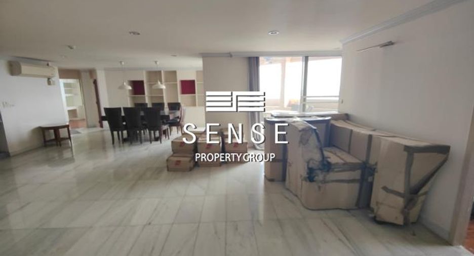 For sale 4 bedrooms condo in Watthana, Bangkok