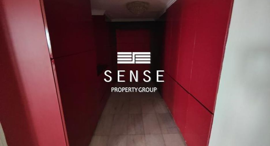 For sale 4 bedrooms condo in Watthana, Bangkok