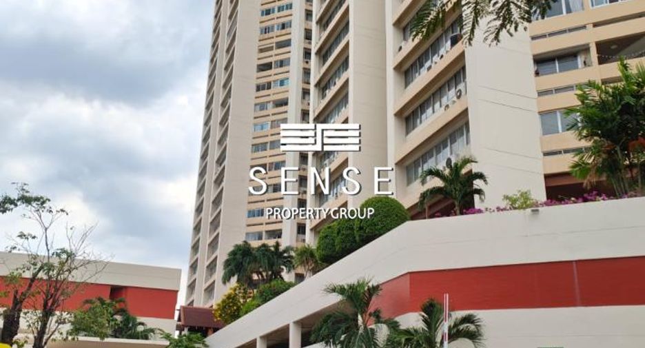For sale 4 bedrooms condo in Watthana, Bangkok