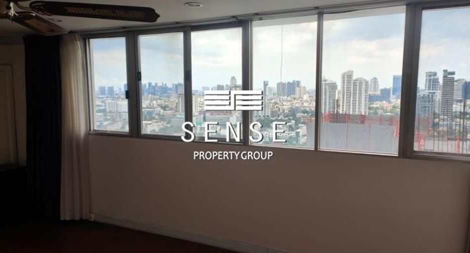 For sale 4 bedrooms condo in Watthana, Bangkok