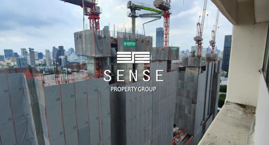 For sale 4 bedrooms condo in Watthana, Bangkok