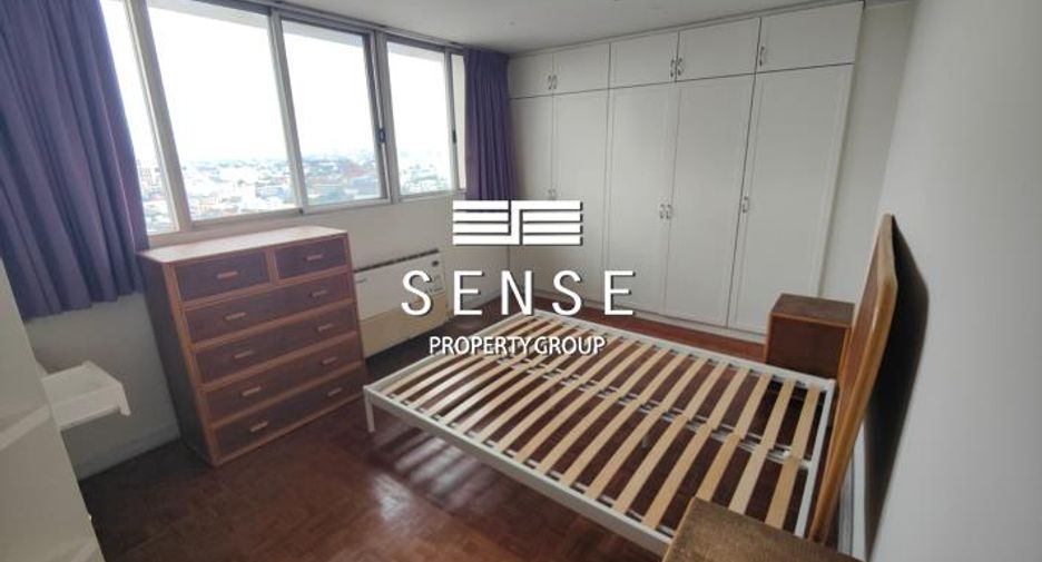 For sale 4 bedrooms condo in Watthana, Bangkok