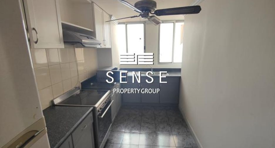 For sale 4 bedrooms condo in Watthana, Bangkok